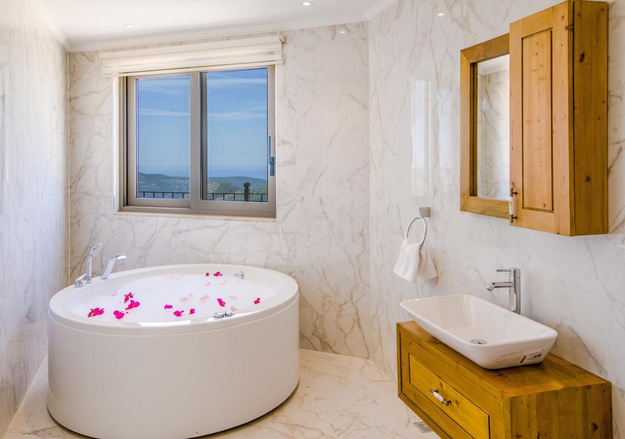 Villa 5 Sleeps 6 Isolated Pool See And Montain View-Villa Kartal Yuvasi Uzumlu  Екстер'єр фото